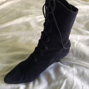 VINTAGE BARNEYS NEW YORK NAVY SUEDE LACE UP BOOTS SIZE 37 1/2